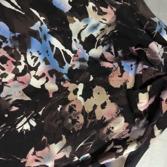 NYC halter style tank - Picture 2 of 5